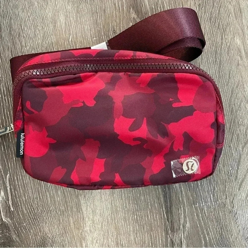 LULULEMON‎ everywhere belt bag Lunar New Year 2023